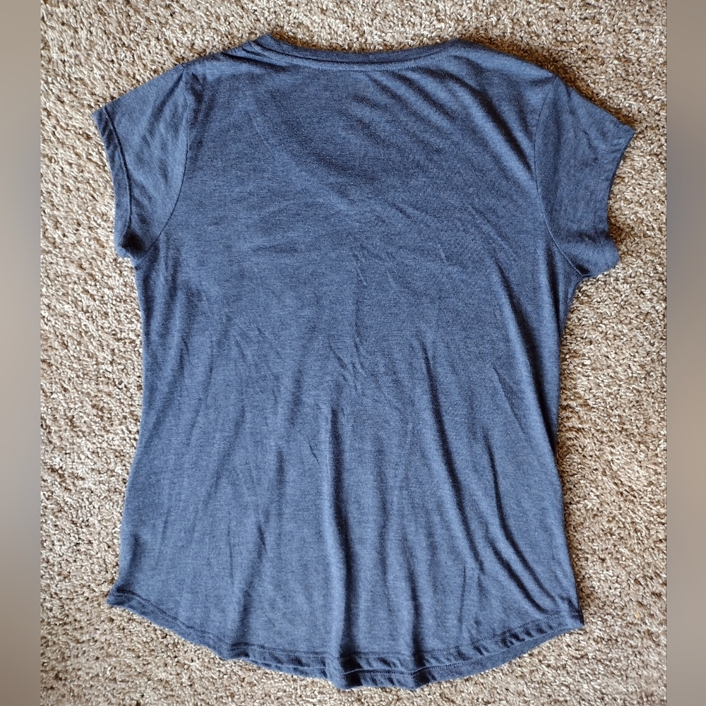Seattle Kraken NHL AWomen's Navy Tee Large NWOT - Picture 2 of 8